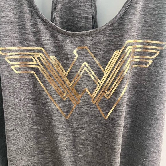 Gap Fit Activewear Women’s Graphic Tank Shirt Size Small - Picture 2 of 8
